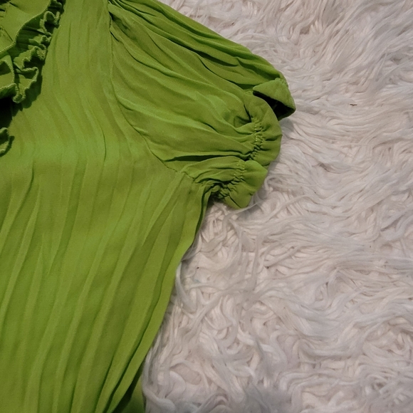 Allison Taylor green blouse - Picture 5 of 6